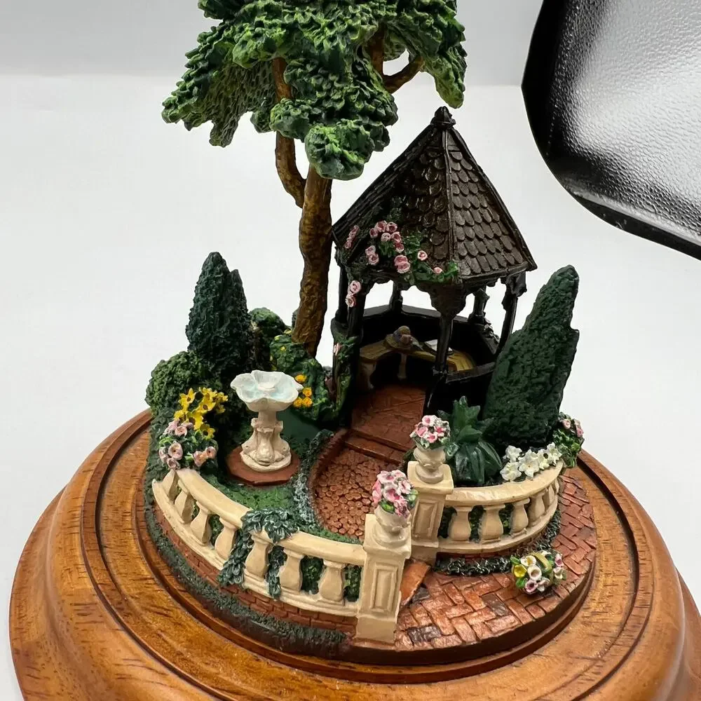 Vintage 1988 Franklin Mint Princess Victoria's Dream Garden by Barry Shiraishi‎